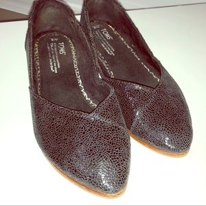 Toms Jutti Flat Black Crackle Womens Size 6